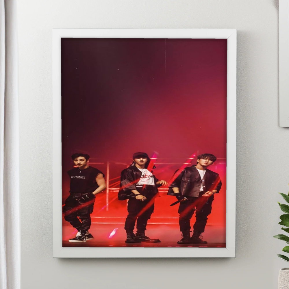 تابلو پینکمن طرح گروه استری کیدز قرمز Stray Kids Red 15 Jm