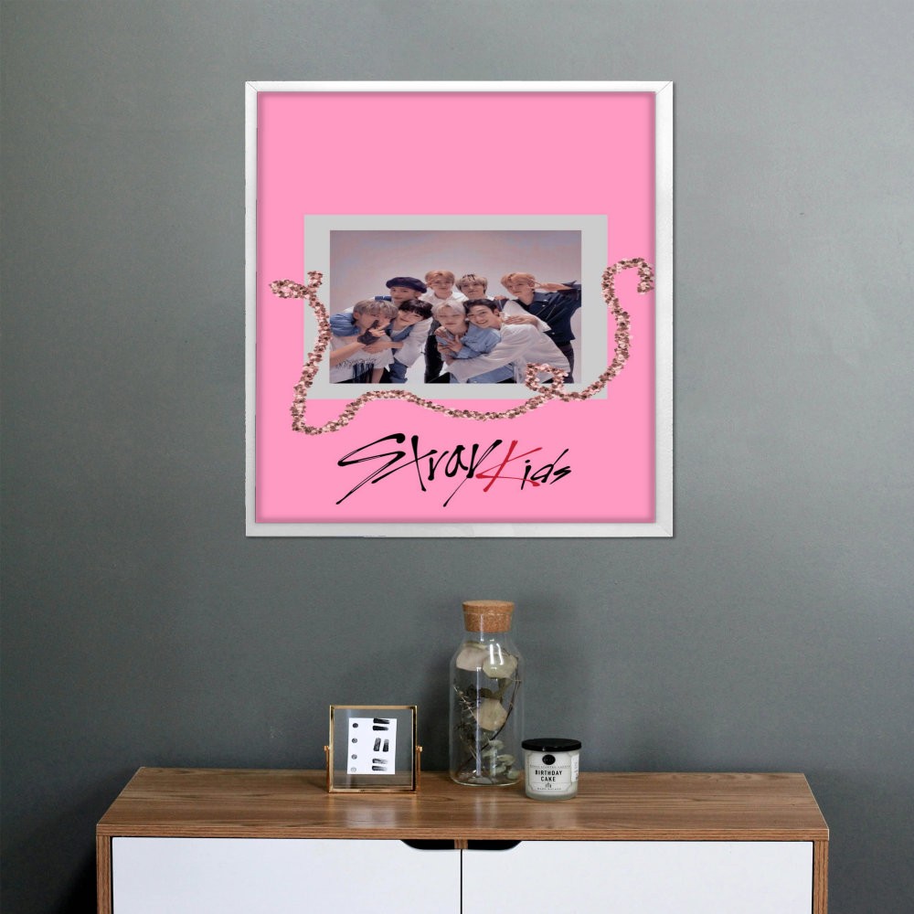 تابلو پینکمن طرح گروه استری کیدز صورتی Stray Kids Pink 7 Jm