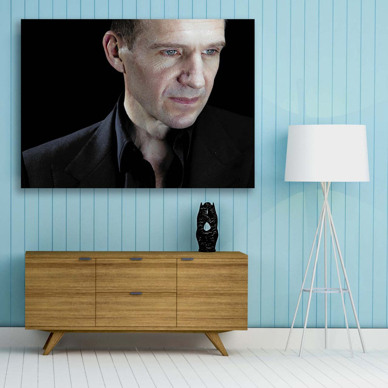 تابلو شاسی طرح Ralph Fiennes مدل Artist 0317
